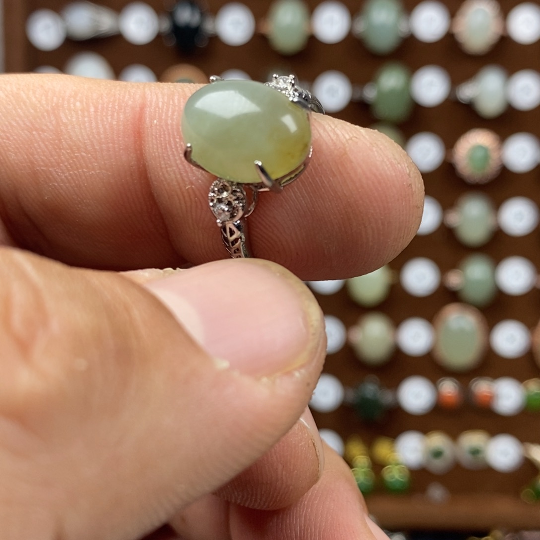 和田玉（青白玉）戒指合金