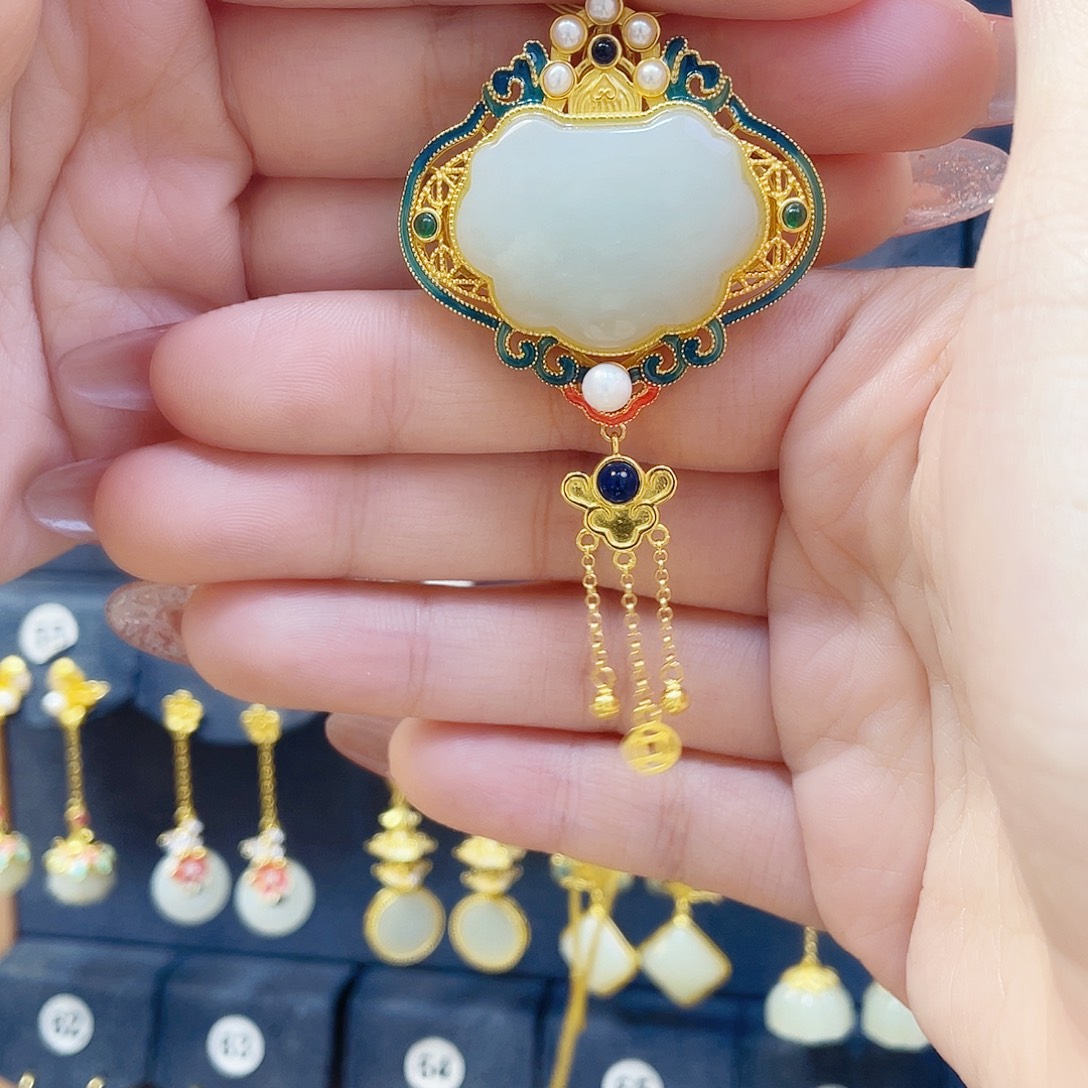 和田玉银S925镀金镶嵌颈饰