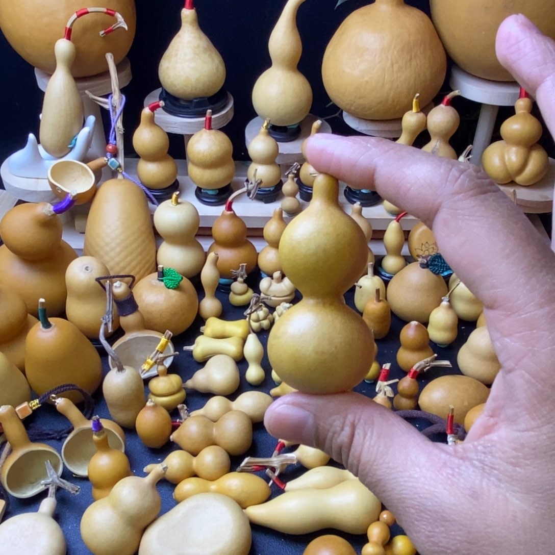 葫芦绕指手把天津嘴