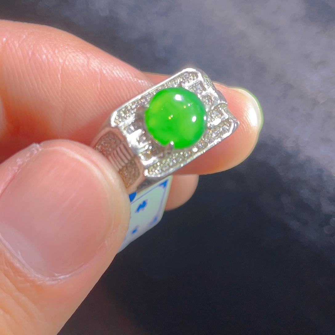 翡翠颈饰银S925镶嵌翡翠