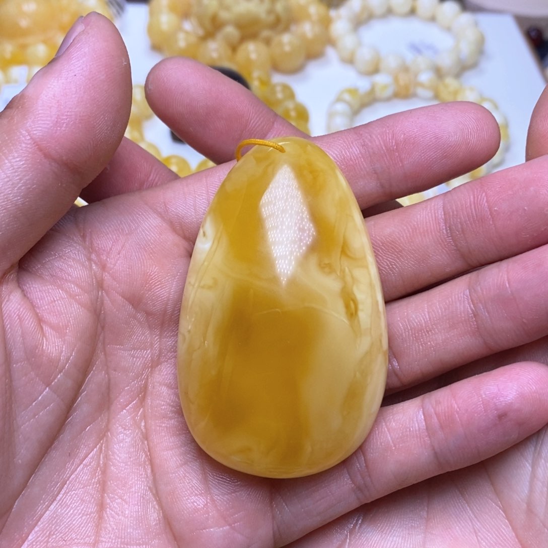 【闪购商品】蜜蜡裸石未镶嵌꧁****水滴