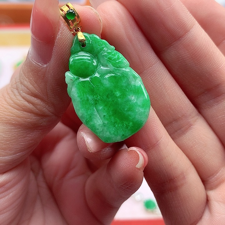 翡翠颈饰18K金镶嵌翡翠