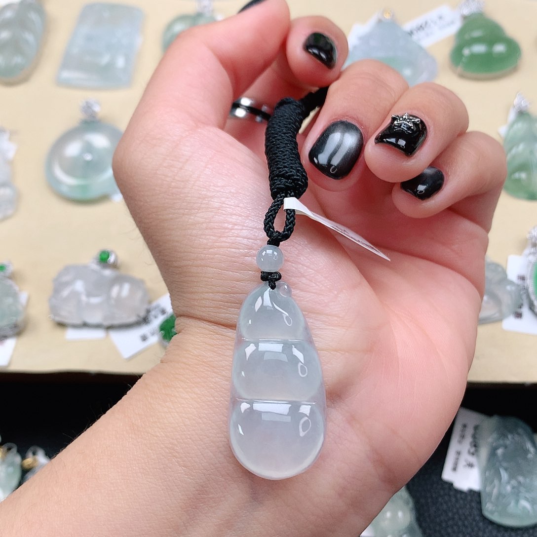 翡翠颈饰未镶嵌豆子