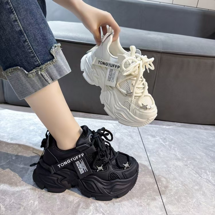 时尚黑色软底不累脚女鞋秋季时尚休闲鞋休闲鞋老爹鞋