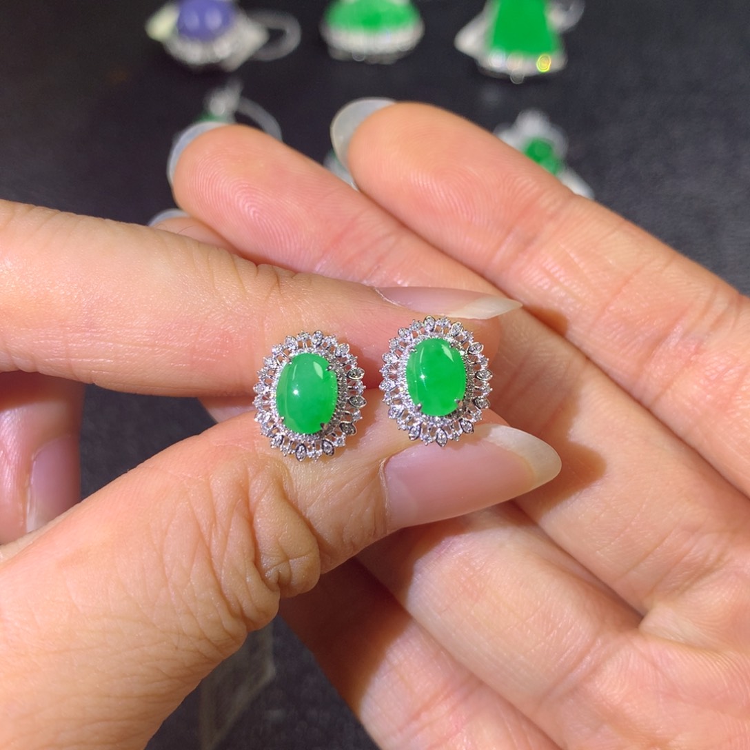 翡翠18K金镶嵌耳饰翡翠