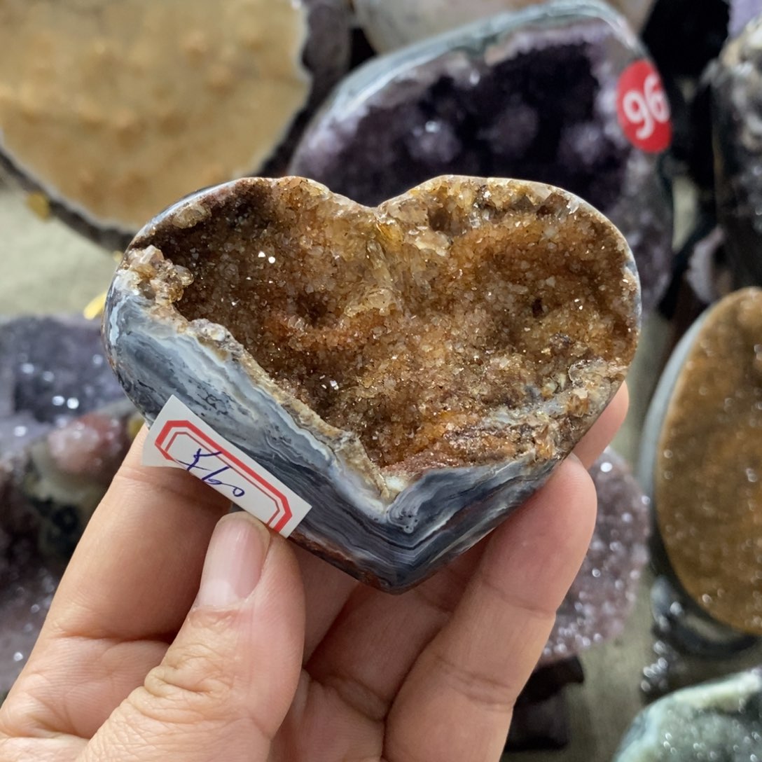 水晶天然水晶爱心未镶嵌