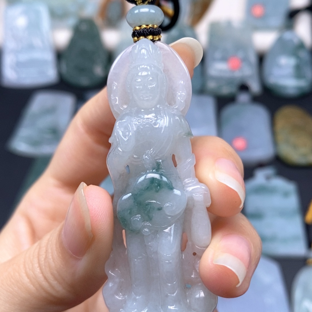 翡翠未镶嵌颈饰站观音