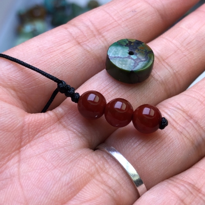 乂***氼南红玛瑙未镶嵌颈饰