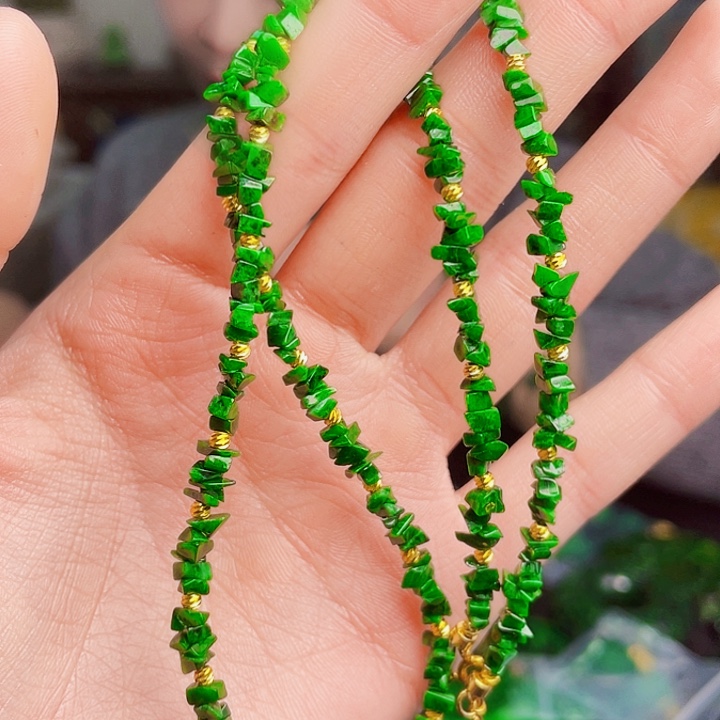 翡翠未镶嵌颈饰多样性