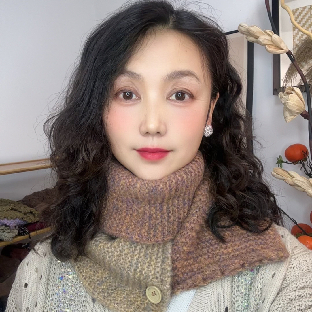 （雯姐）针织幻彩系列撞色围巾柔软舒适护颈保暖纽扣设计女士
