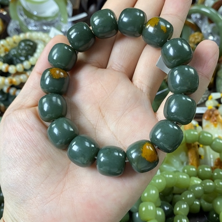 透闪石质玉手串未镶嵌饕*