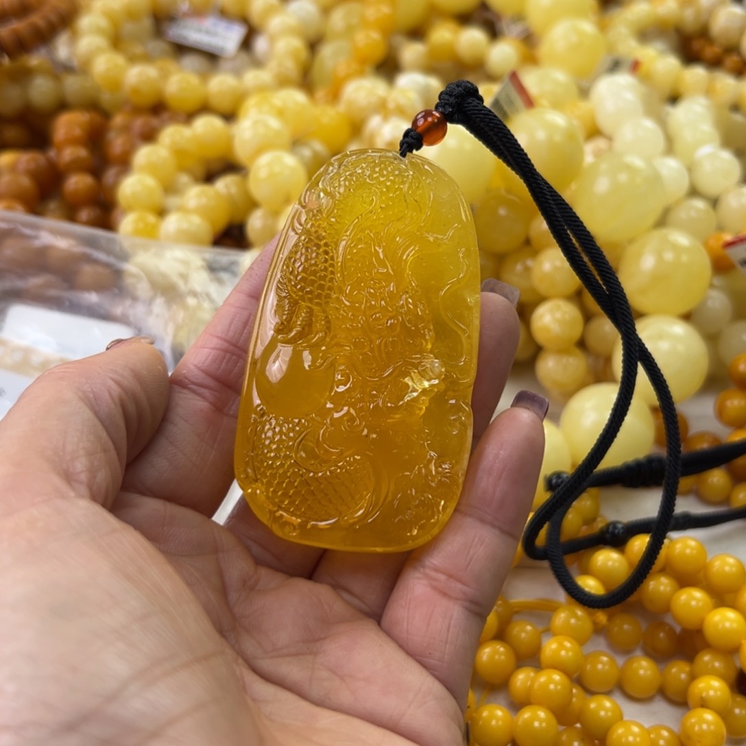 琥珀珠宝奇石未镶嵌