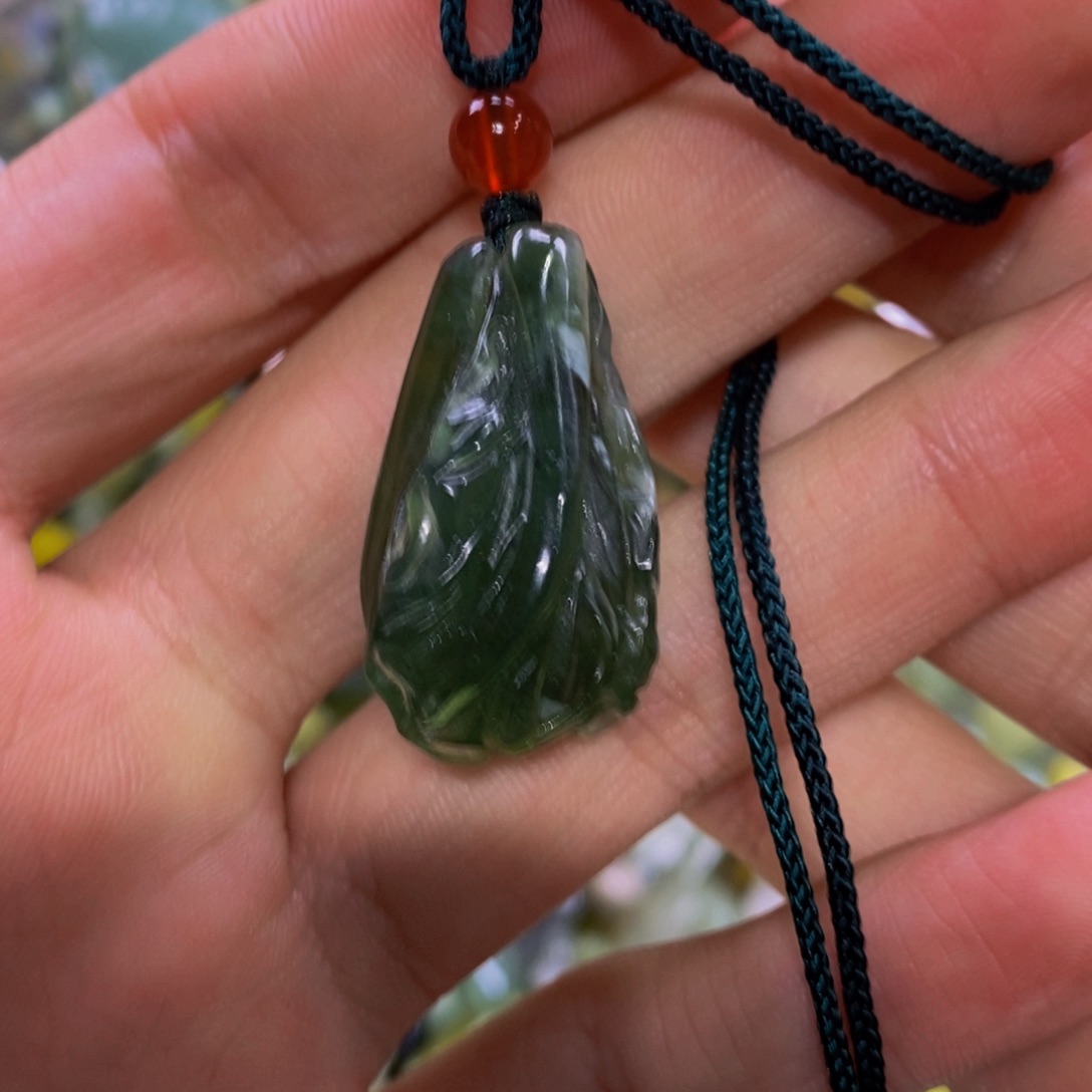 蛇纹石玉吊坠未镶嵌