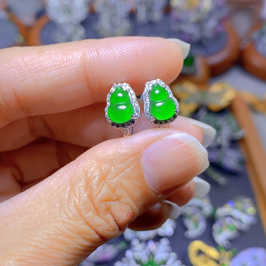 翡翠颈饰银S925镶嵌天然翡翠