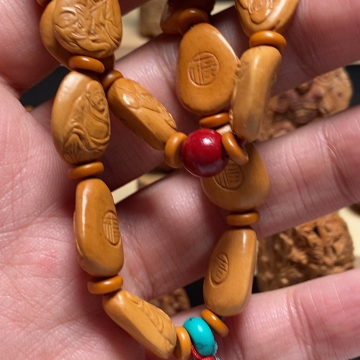 中**香风味纯手工松子雕刻十八罗汉