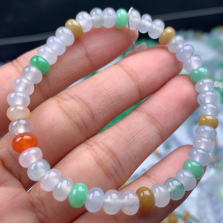 翡翠手镯未镶嵌卡