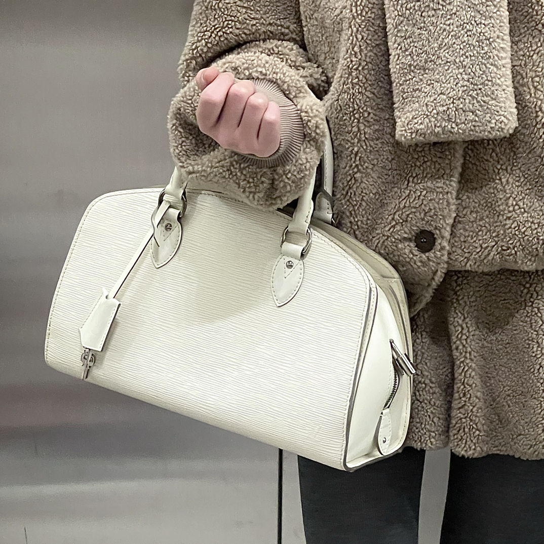 95新 LouisVuitton/路易威登 白色水波纹中号波士顿手提包枕头包