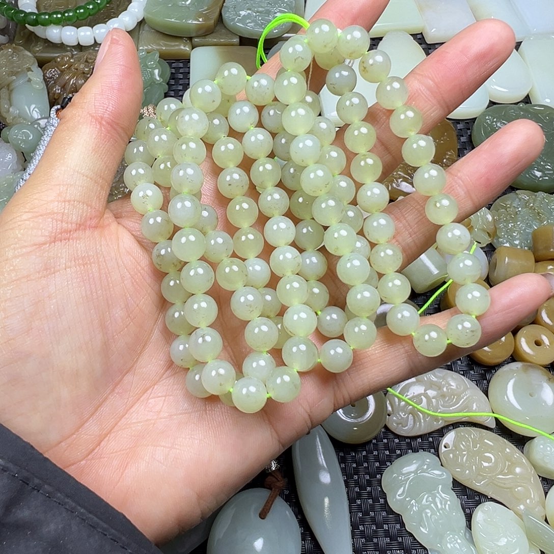 和田玉未镶嵌吊坠(不含链)微瑕漏，不退不换，