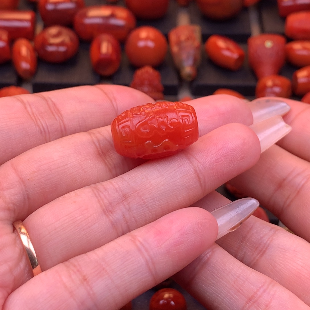 南红玛瑙未镶嵌保山高品精工六字箴言筒珠13.7mm