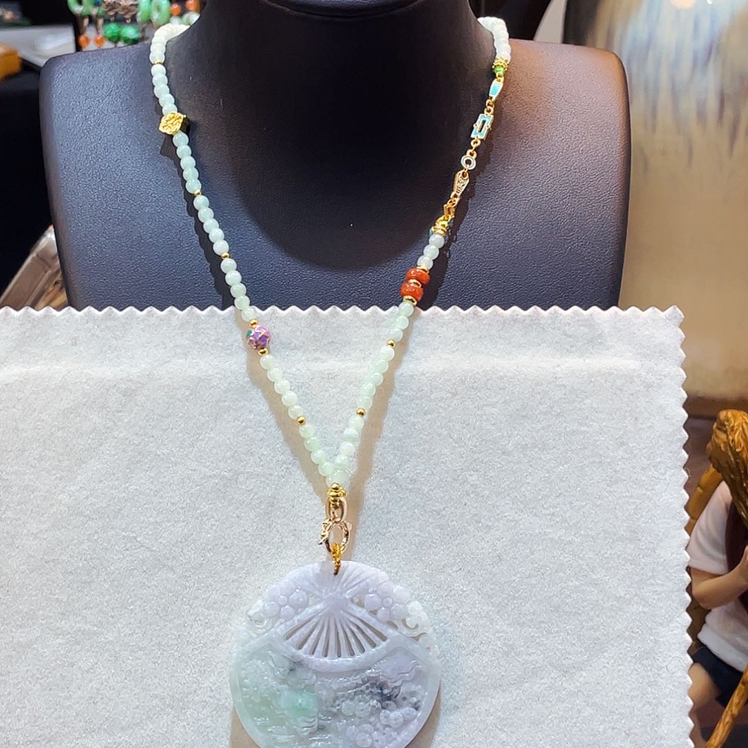 翡翠颈饰未镶嵌颈饰