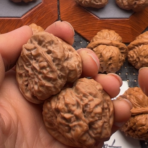 文玩核桃把件潘*斯边38左右