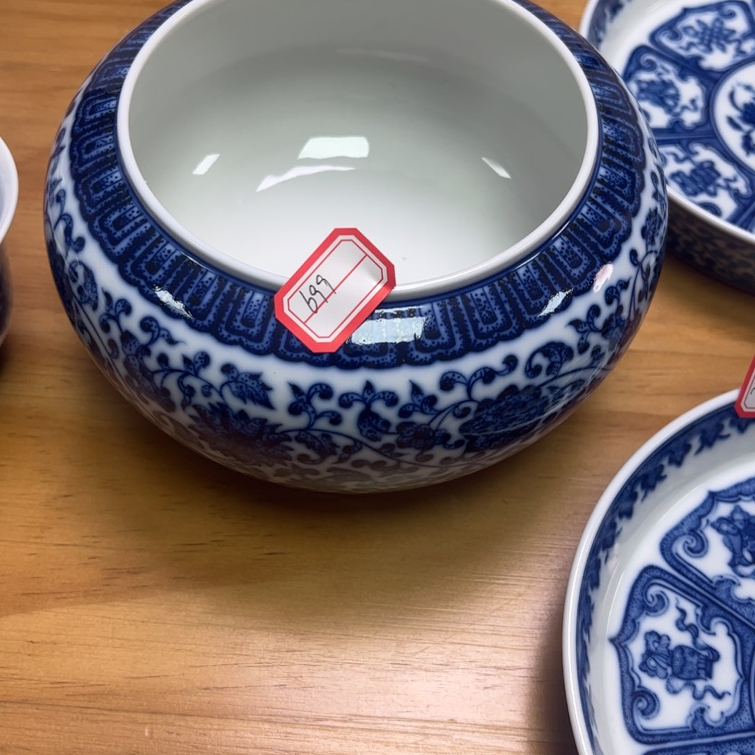 收*机微瑕缠枝莲大水洗