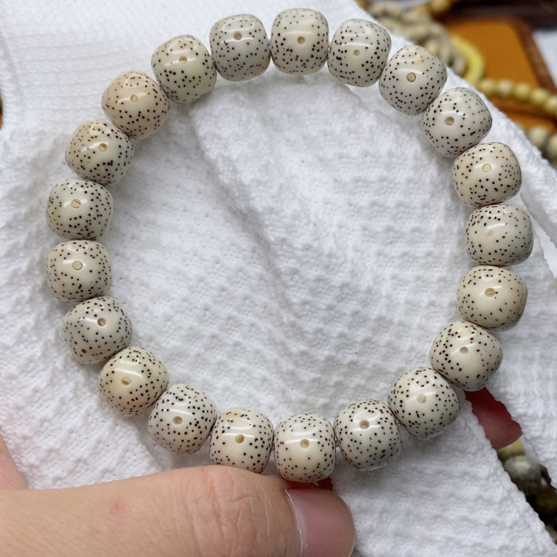 星月菩提手串11x10 原脂白 牛毛星