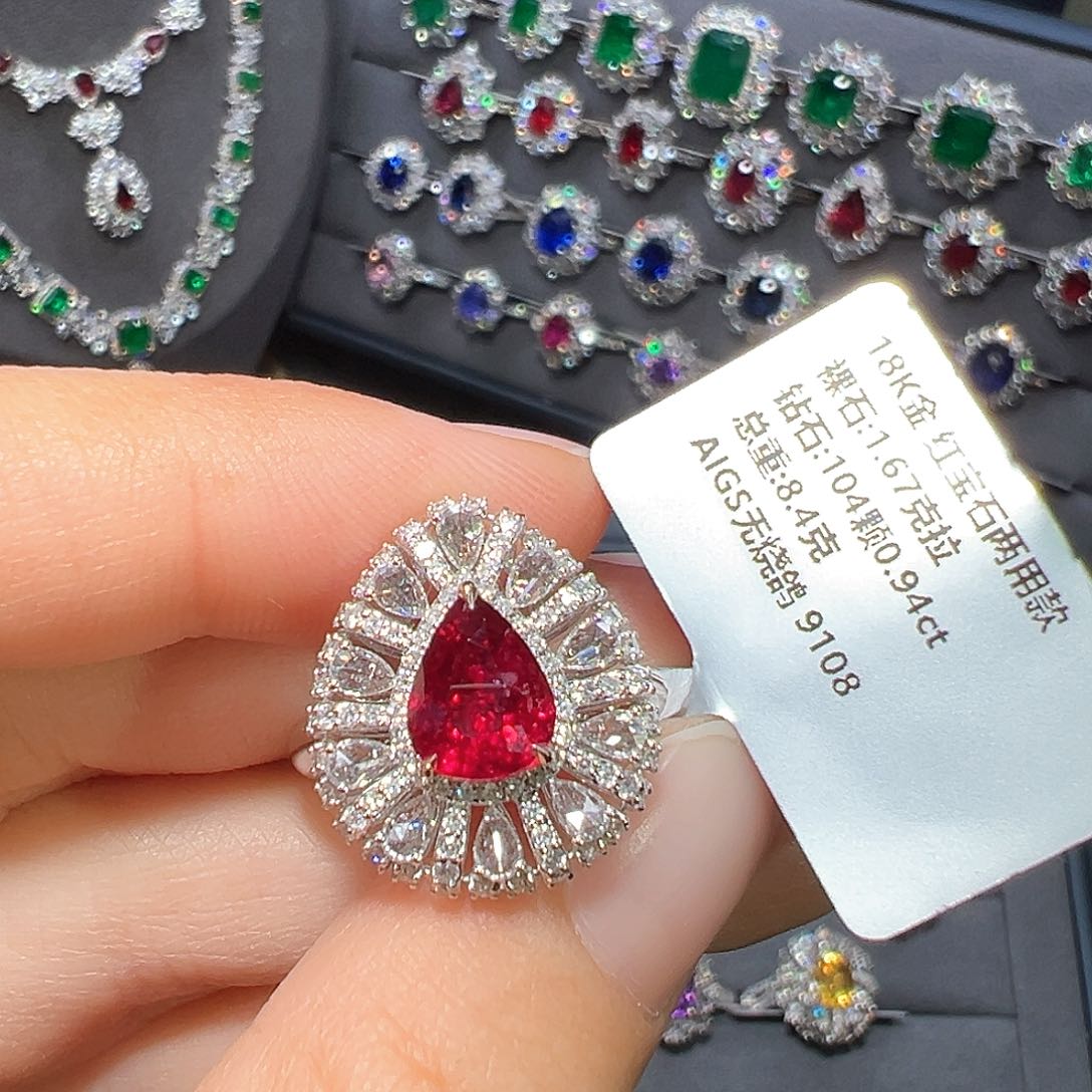 红宝石戒指18K金镶嵌