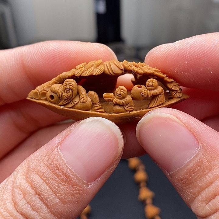 橄榄核吊坠核舟记