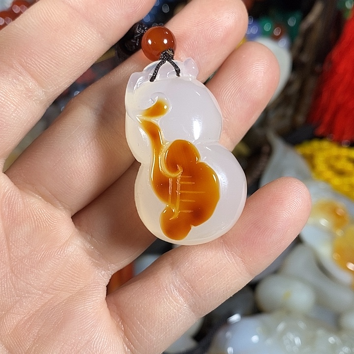 孤****玛瑙/玉髓未镶嵌颈饰