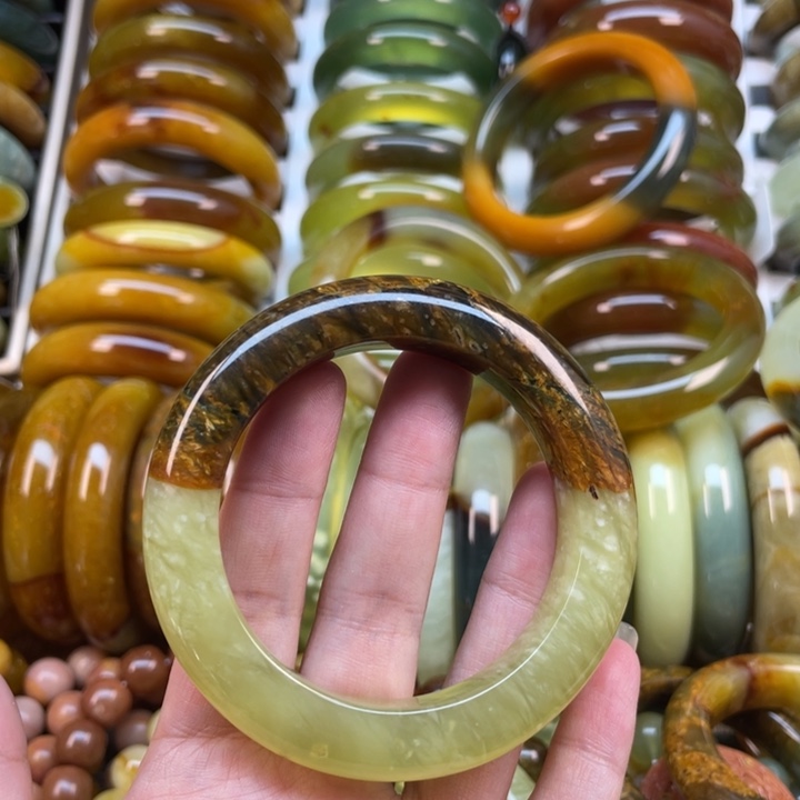 蛇纹石玉手镯未镶嵌海****善