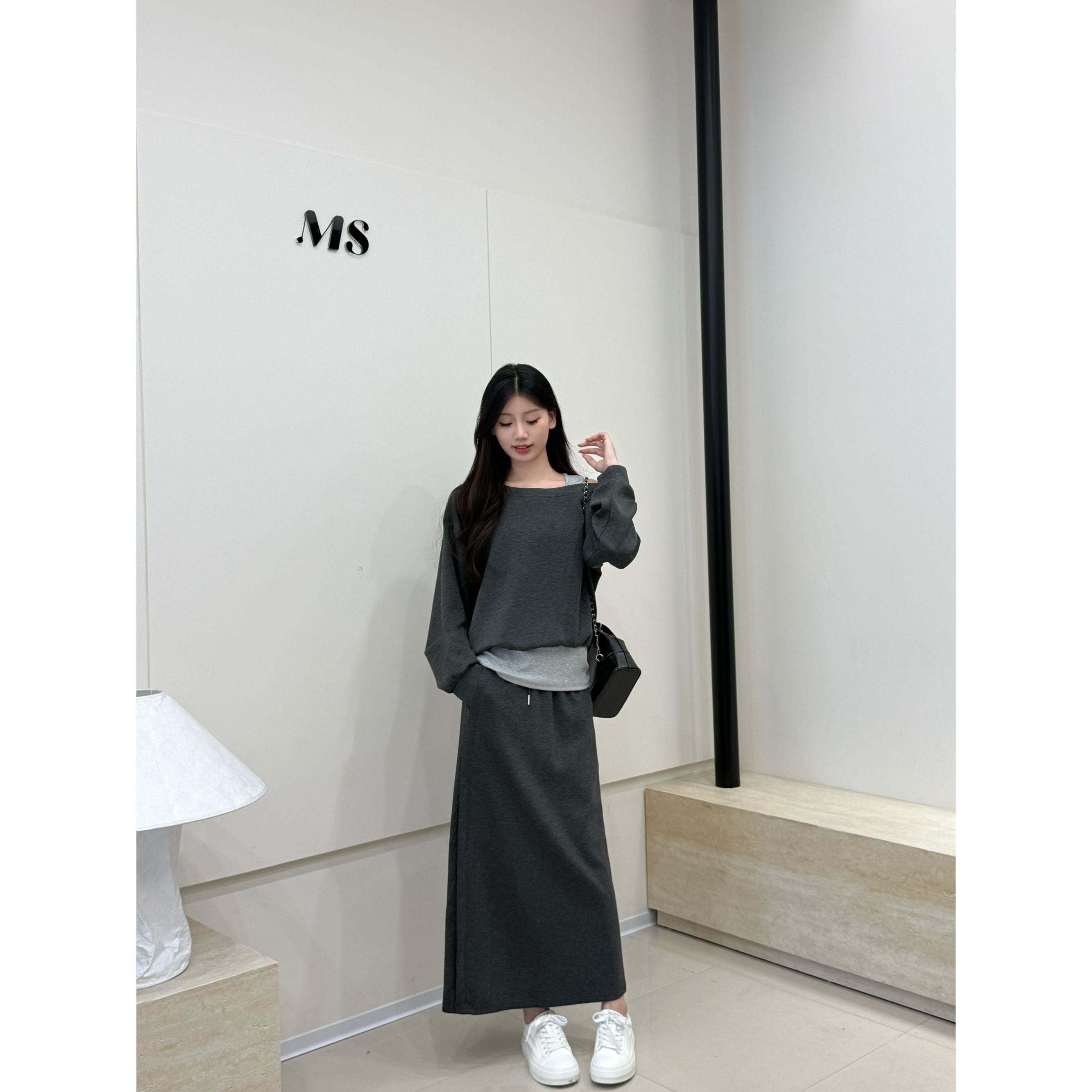 韩系休闲小心机露肩假两件卫衣+半身裙两件套2025秋新款