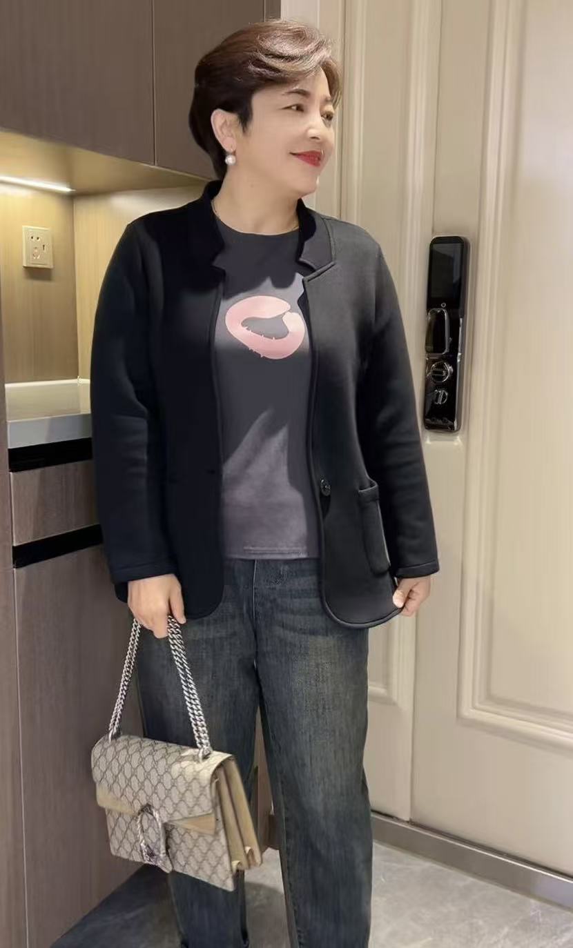 新款休闲时尚西服短外套