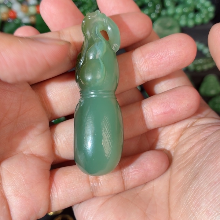 有***南和田玉（碧玉）未镶嵌颈饰