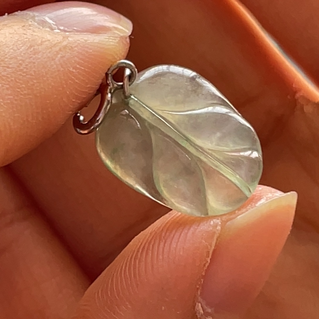 翡翠颈饰18K金镶嵌叶子