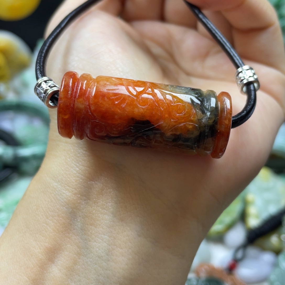 翡翠颈饰未镶嵌牌子