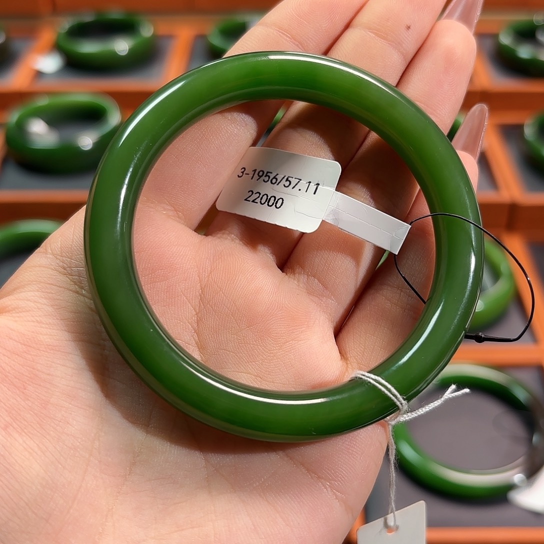 和田玉（碧玉）未镶嵌手镯辣菠菜泥鳅背5657