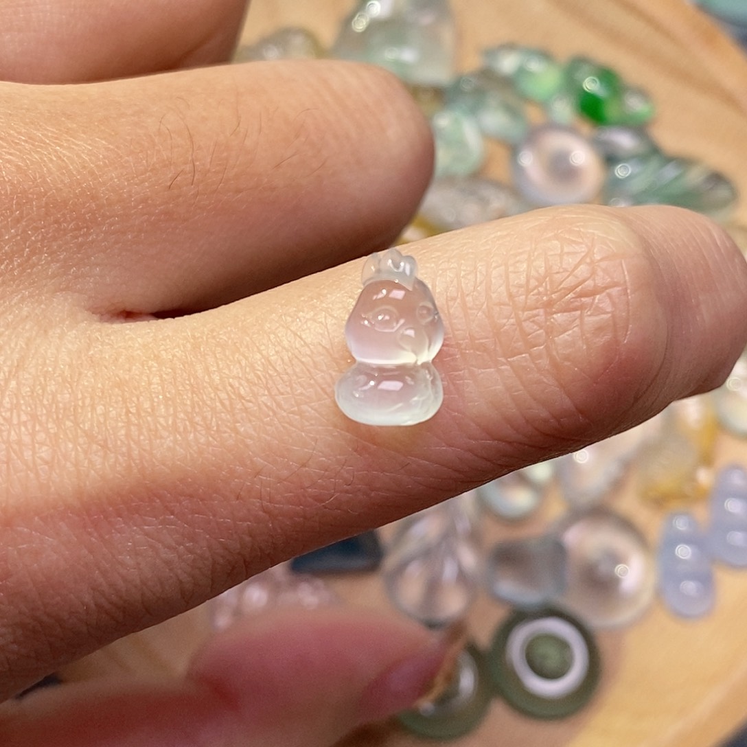 翡翠颈饰未镶嵌翡翠