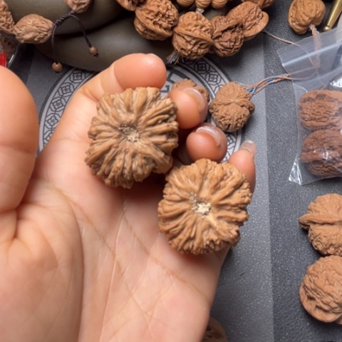 文玩核桃吊坠塔尖