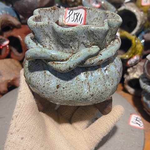 粗陶花盆，现在都不一样