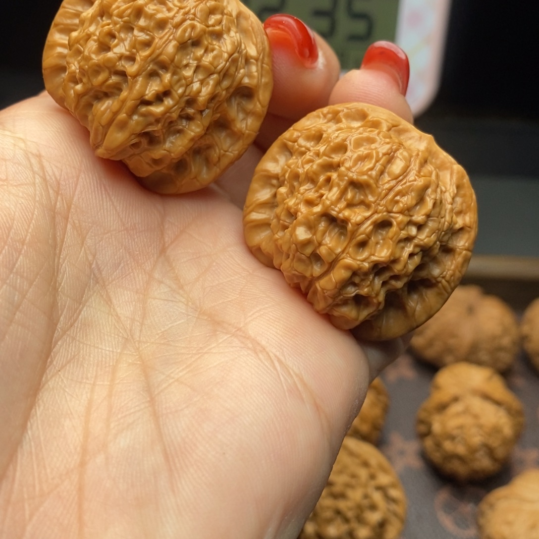 老***鱼把件文玩核桃血麒麟