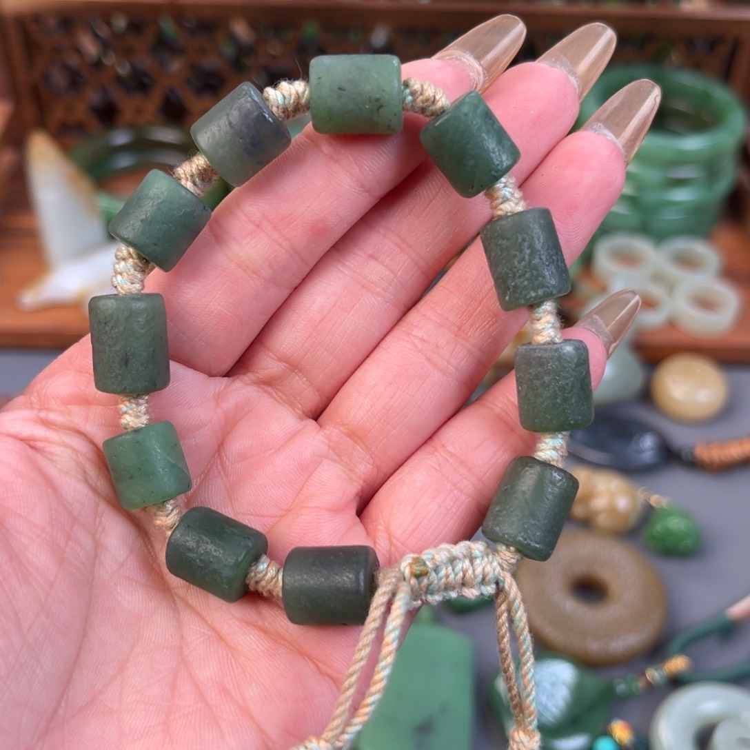 和田玉（糖玉）未镶嵌颈饰