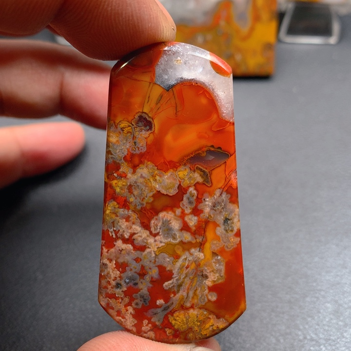 玛瑙/玉髓颈饰未镶嵌启*