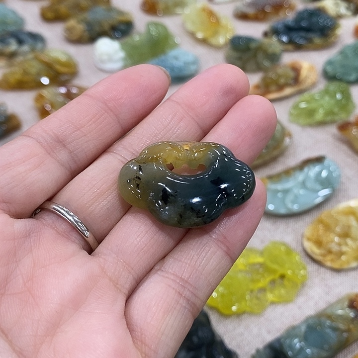 蛇纹石玉合金颈饰
