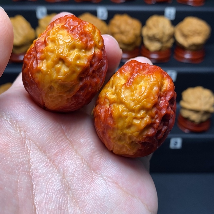 文玩核桃把件41七彩二龙戏珠