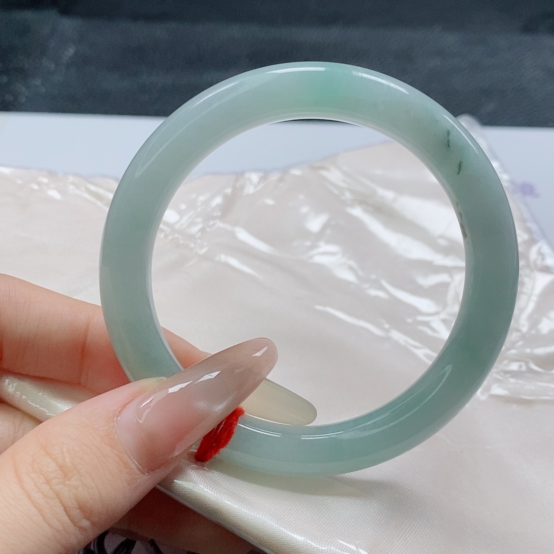 【闪购商品】未镶嵌手镯（圆镯）翡翠504号
