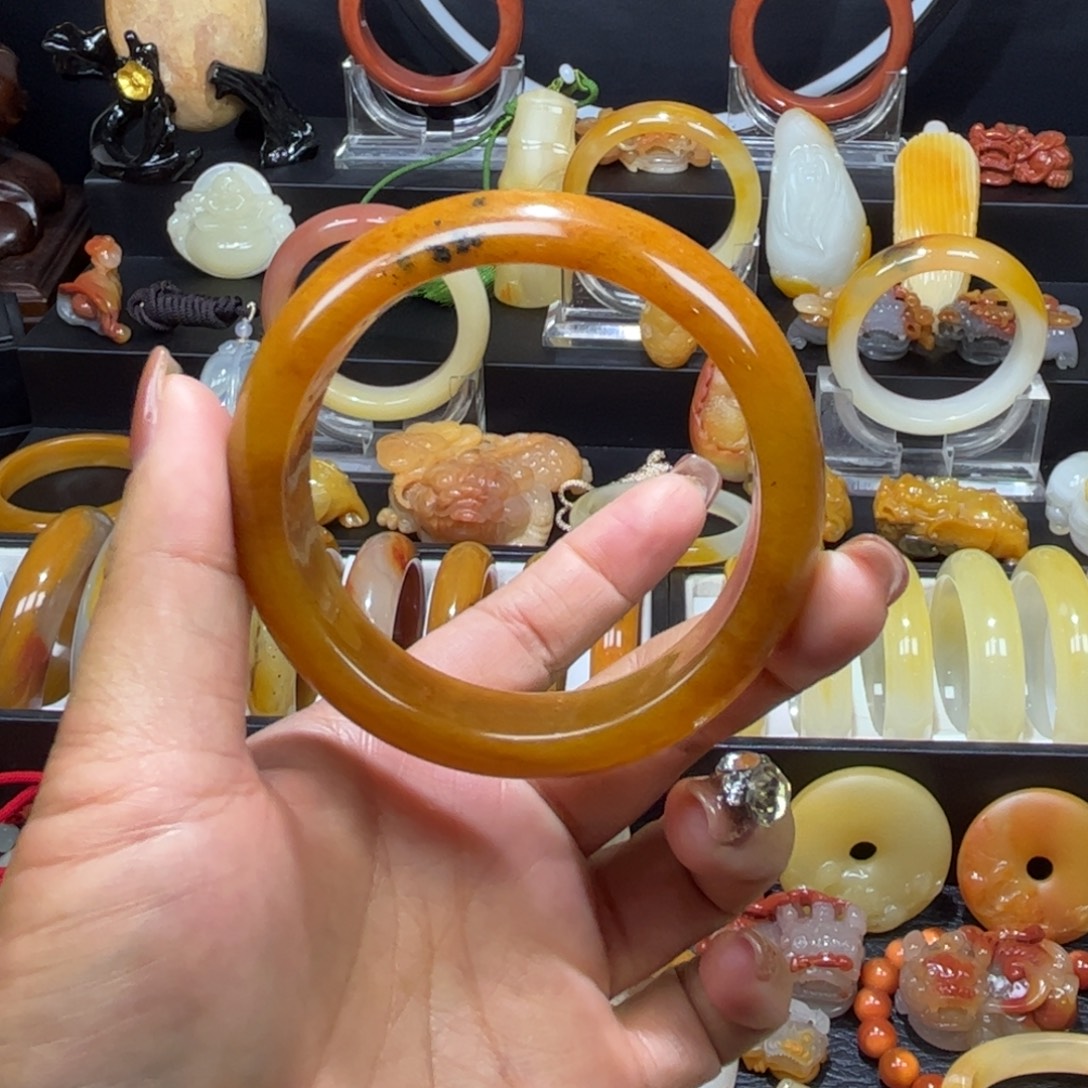 石英质玉（黄龙玉）未镶嵌手镯