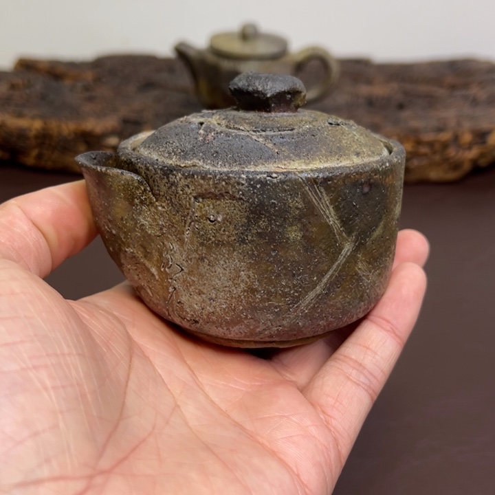 J***E备前烧作品石井不老，盖磕