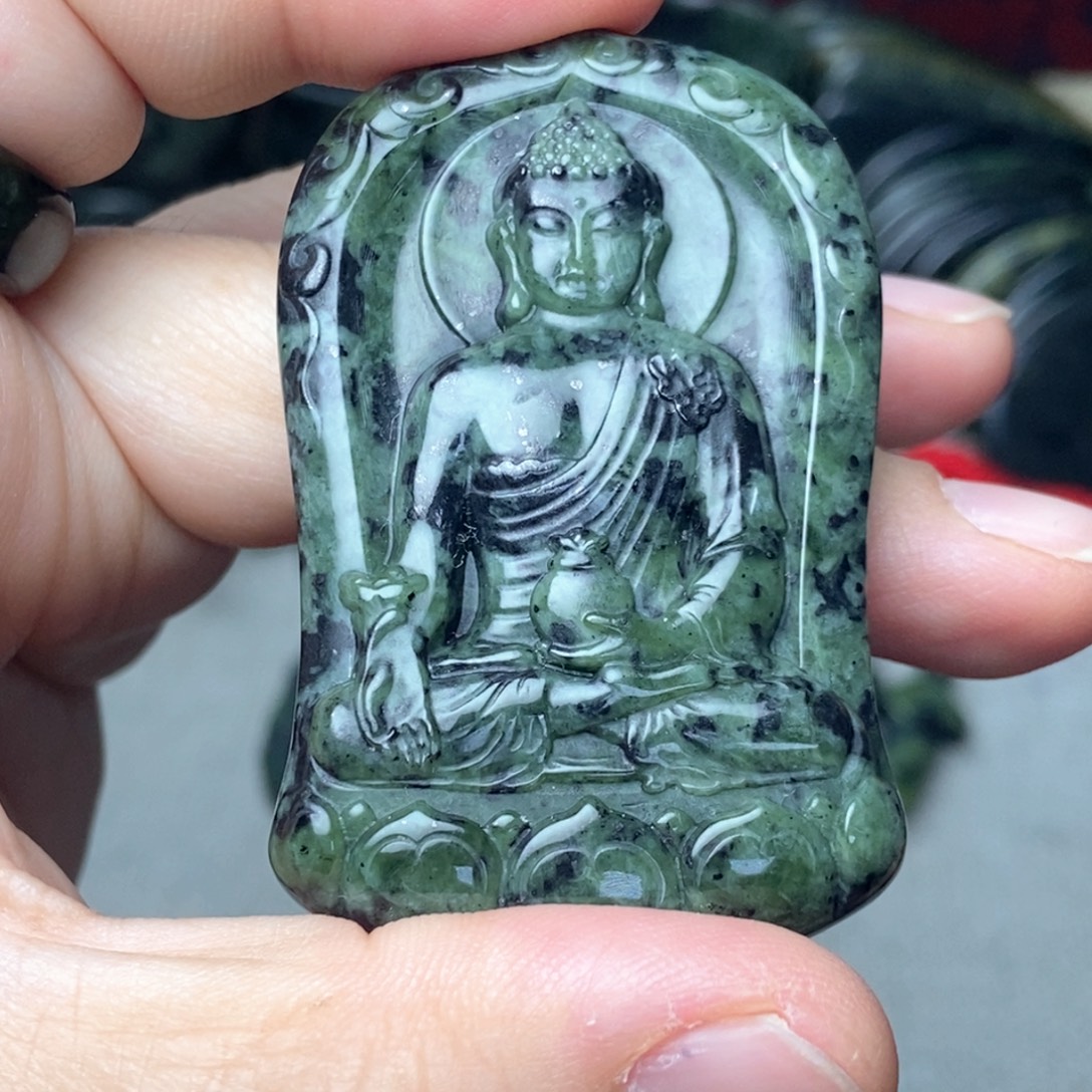 蛇纹石玉未镶嵌颈饰药师（光）