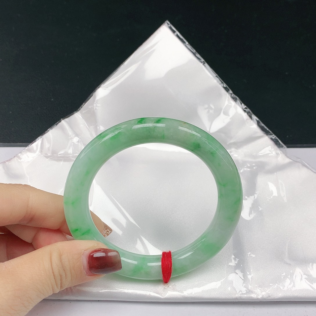 翡翠手镯未镶嵌翡翠074